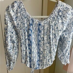 Hollister Women's blue & white pattern design peasant blouse Top sz M ret:$40
